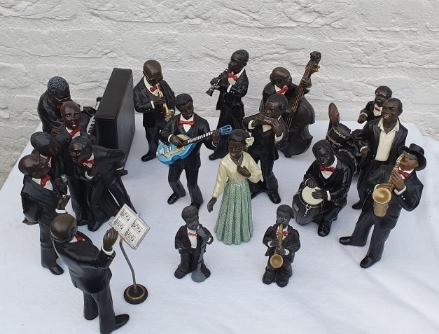 Figurines de jazz Parastone - orchestre de 18 membres (15) - Parastone