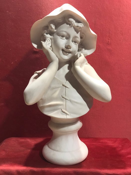 Giuseppe Bessi (1857-1922) - Sculptură, bustul unei femei tinere - Marmură - Early 20th century