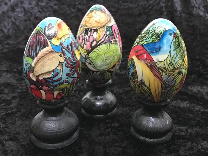 Hand-painted eggs from Bali (3) - Wood
