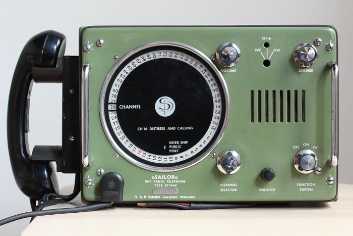 Sailor RT144C - Vintage Marine VHF -puhelin - 1970-luku - metalli - 1900-luvun loppu