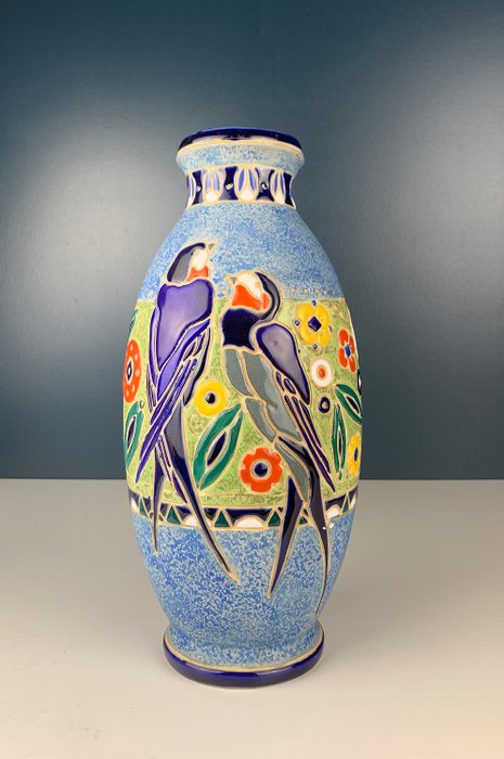 Große Papageienvase von Amphora Czechoslovakia