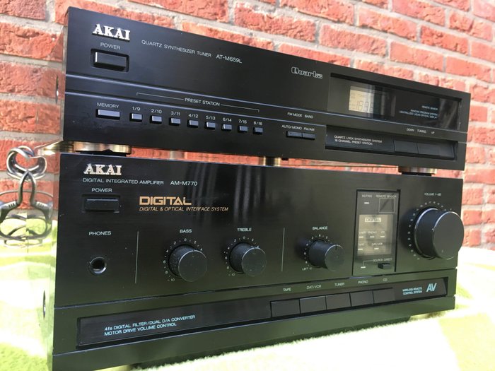 Akai - AM M-770 & AT-M659T - Stereo amplifier, Tuner