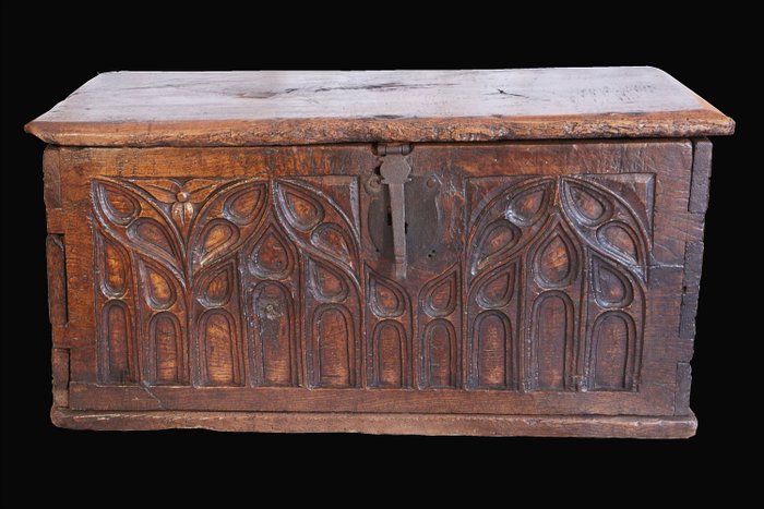 行李箱 - 哥德式 - 橡木 - 16世紀