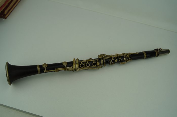 Grande Lutherie de France Louis Augu & Cie à Bourges - B ♭ klarinett - Frankrike - 1925