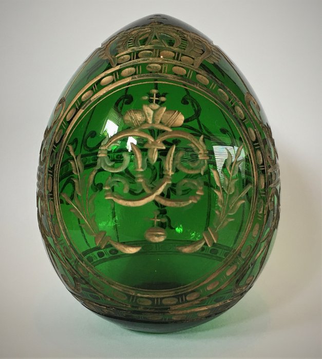 Fabergé - Vintage Russisch (Sint-Petersburg) groen glasei met label - Glas
