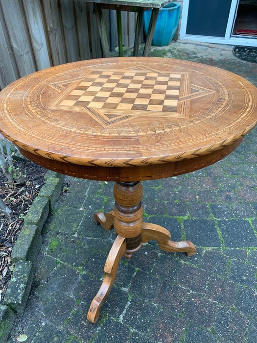 Table - 意大利古董索倫托國際象棋象棋桌，鑲嵌核桃