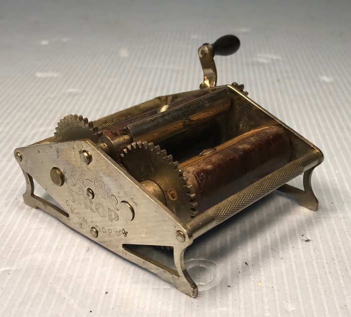Antike 1920er BeBe seltene D.R.G.M Patent Pollux Klinge - Schärfmaschine, Deutschland