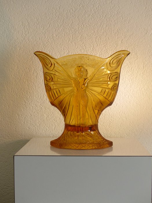 Henri Heemskerk - Femme Papillon - Scailmont - Vase (1)