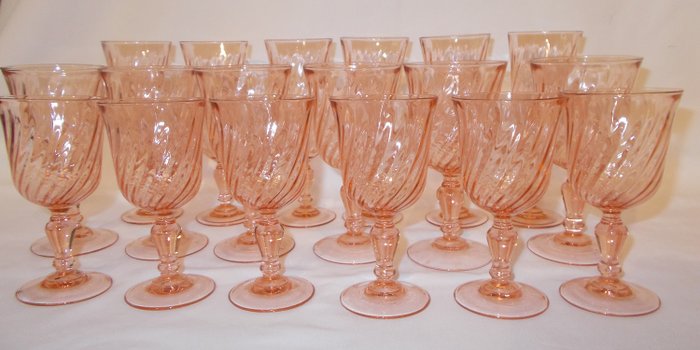 Rosaline. - Arcoroc Luminarc - Fersken lyserødt tourbillon glas. (18) - Glas