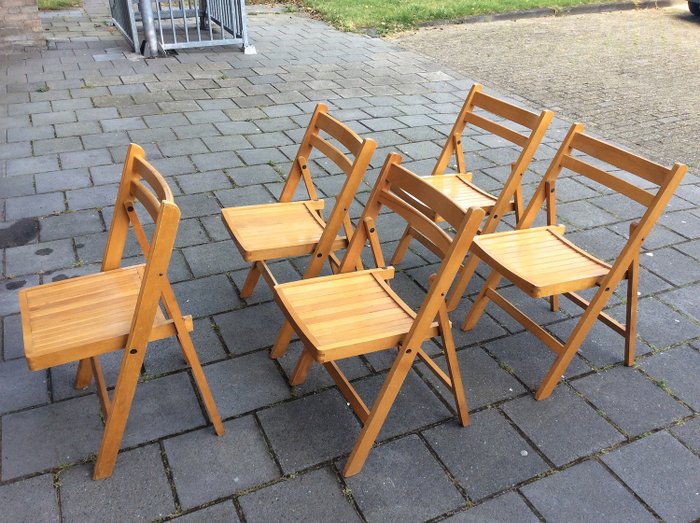 Chaises pliantes en bois vintage (5)