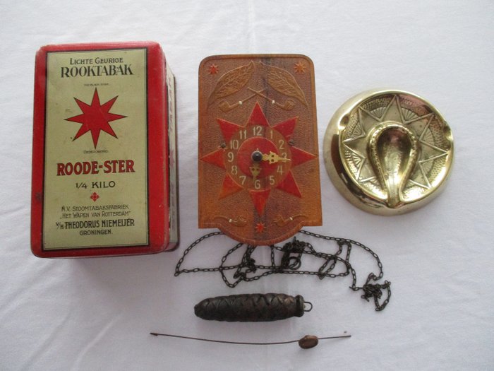 Roode Ster Tabak - Theodorus Niemeijer Groningen - 1. Hälfte des 20. Jahrhunderts - Uhr, Aschenbecher, Blech - 3