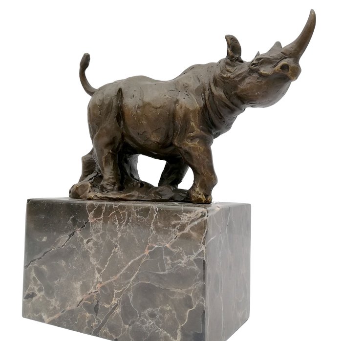 Estatueta - A rhino - Bronze, Mármore