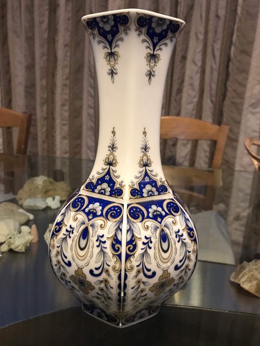 Vohenstrauss Johann Seltmann - Vase - Porcelain