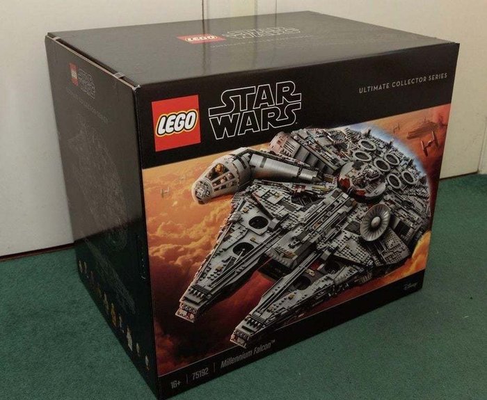 LEGO - Star Wars - 75192 - Astronave Millennium FALCON ...