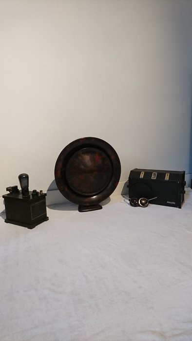 Philips - 2501 of 2503. complete set, 5 items - Röhrenradio, Site Voltage Device, Prospekt, Kopfhörer und Lautsprecher