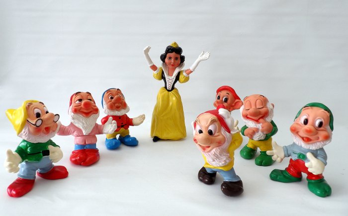 Walt Disney -  8 squeaky Dolls Ledra - Snow white and the seven dwarfs - (1960)