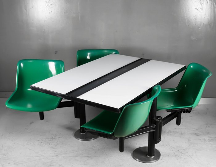 Osvaldo Borsani - Tecno - Table and 4 built-in chairs - MODUS