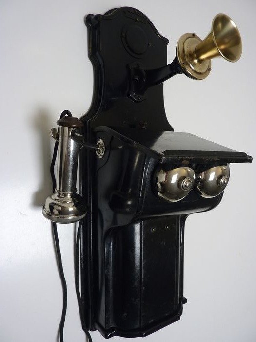 LM Ericsson - Antik fekete fém hajtókaros fali telefon, 1900-as évek eleje - vas, nikkel, réz