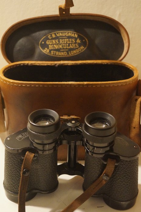 Carl Zeiss Jena Deltrintem binoculars 8 x 30 in a leather case - Leather, Steel - Early 20th century