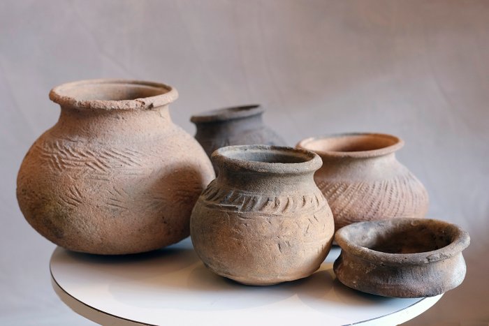 Asiatisch Töpferware 5 Stück Thai Keramik Ayutthaya Töpfe (Thailand)