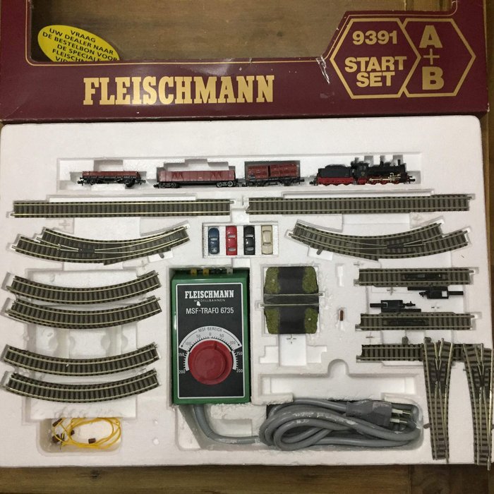 Fleischmann N - 9391 - Togsett - A + B med godstog, 2 håndskift og ekstra vogn - DRG