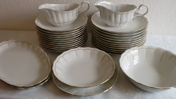Fine Porcelaine WALBRZYCH AD 1845 - Servizio da pranzo con bordo dorato per 12 persone (1) - Art Nouveau - porcellana