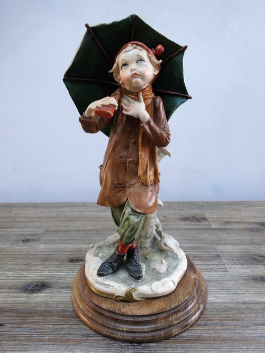 Giuseppe Armani - Capodimonte - Garçon avec parapluie - Céramique