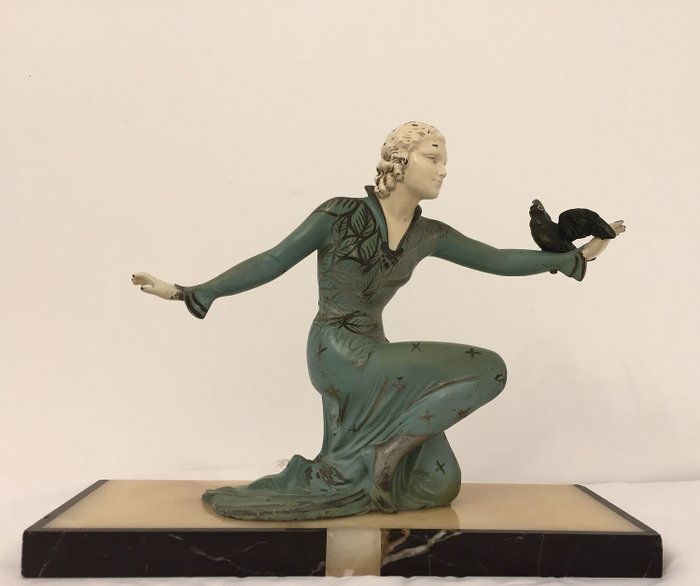 J. Roggia - Beeld, Art Deco chryselephantine, dame met vogel