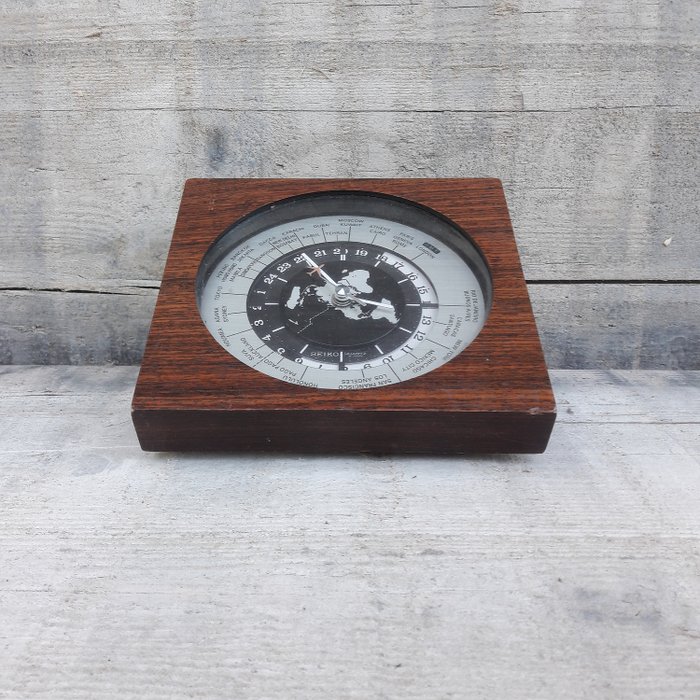 Seiko world Time Airplane clock. cal QZ877B - Wood, Rosewood - mid 20th century