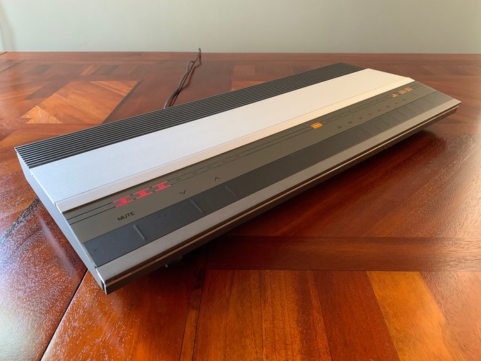 B&O - Beomaster 3300 - Stereo Tuner / Amplifier