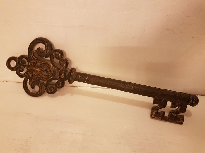 巨型大型旧跳蚤古玩钥匙 (1) - 铁（铸／锻）