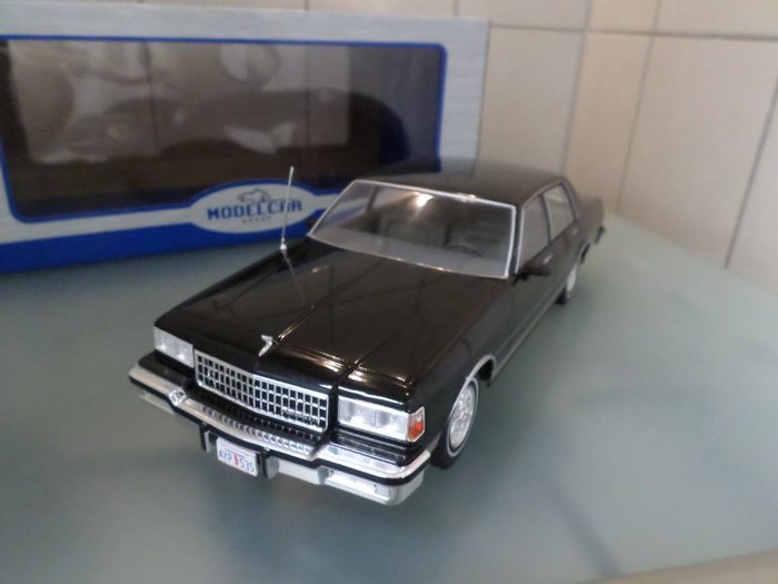 Model Car Group - 1:18 - Chevrolet Caprice Classic /// Noir