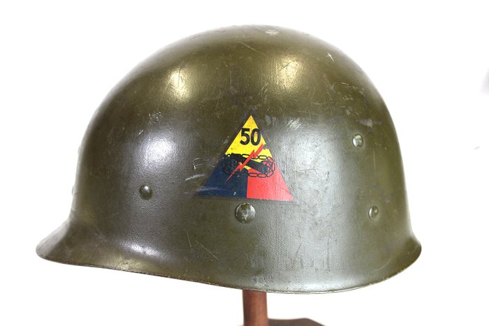 USA - Hjälm, WW2 Occupation Era US Army 50th Armored Division M1 Helmet Liner