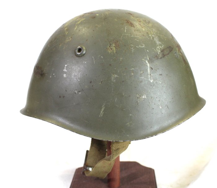 Italy - Helmet, WW2 Italian M33 Helmet