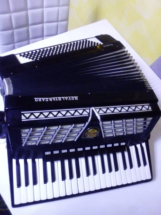 royal standard montana - accordeon 120 basses - Button accordion - Germany - 1959