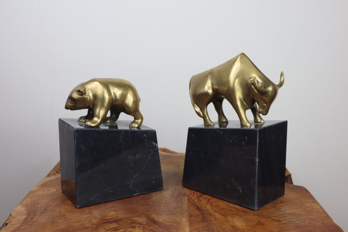 Bull & Bear Stock market symbols (2) - Brass, Marble - Catawiki