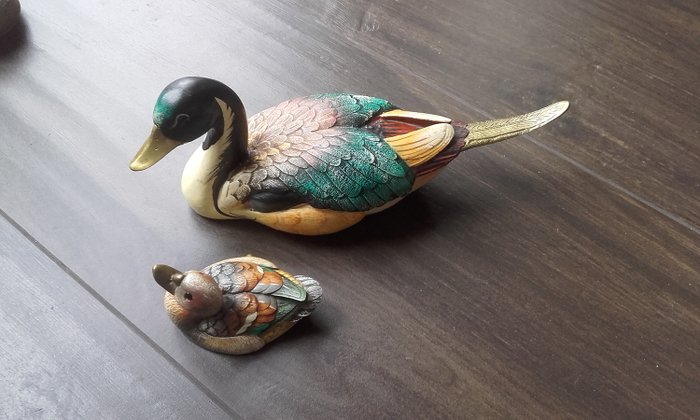 Elli Malevolti - Elli Malevolti - Ducks / Ducks (2) - wood paste mixed with resine and combined with copper and / or silver details