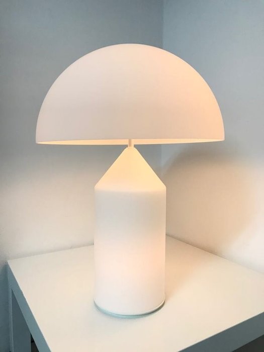 Vico Magistretti - Oluce - Atollo 237 asztali lámpa (1)