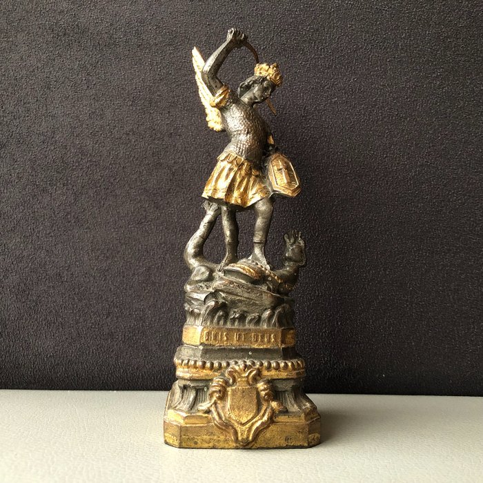A. Foulon - 圣迈克尔战斗龙雕像 - pel刻，部分镀金 - 19世纪下半叶