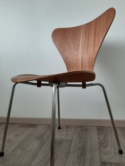 Arne Jacobsen - Fritz Hansen - cadeira de borboleta (1) - Cadeira Borboleta (3107)