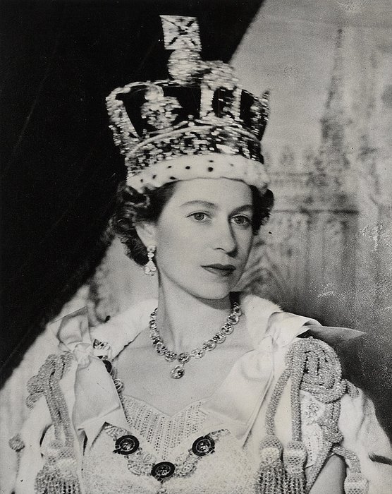 Cecil Beaton (1904-1980) /Associated Press - Queen Elizabeth II ...