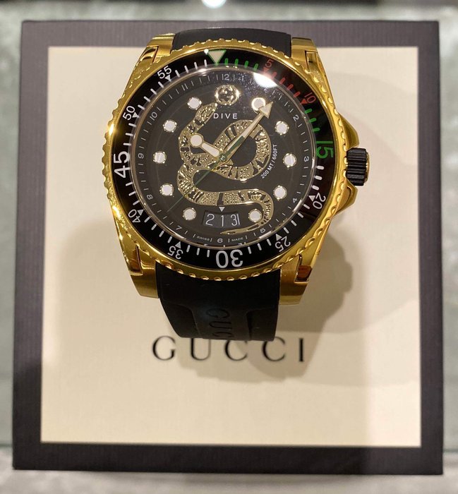 gucci dive watch gold