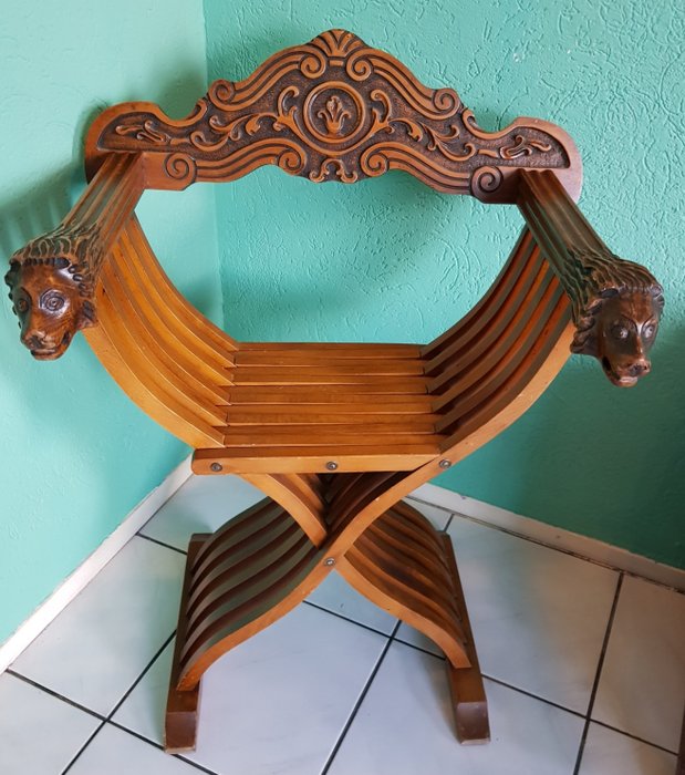 Savonarola - Dagobert Chair with Lion Heads - Renaissance Style - Wood