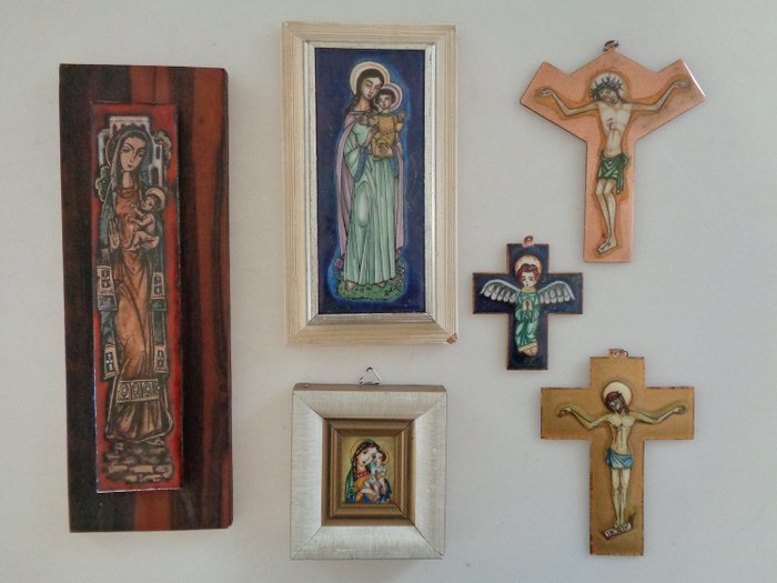 WOLTERMAN'S EMAILKUNST MAASTRICHT - Bonito lote con 6 piezas de objetos religiosos esmaltados. - Cobre, Esmalte