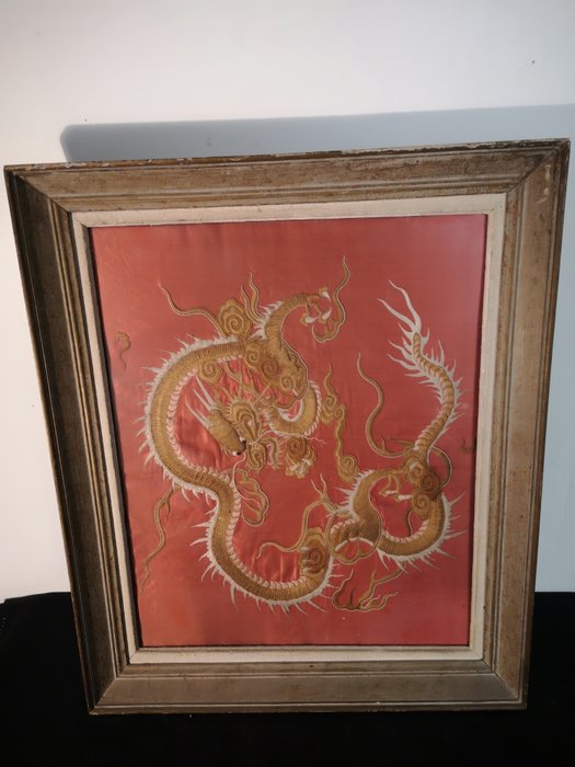 Embroidery - Silk - Dragon - China - Late 19th century