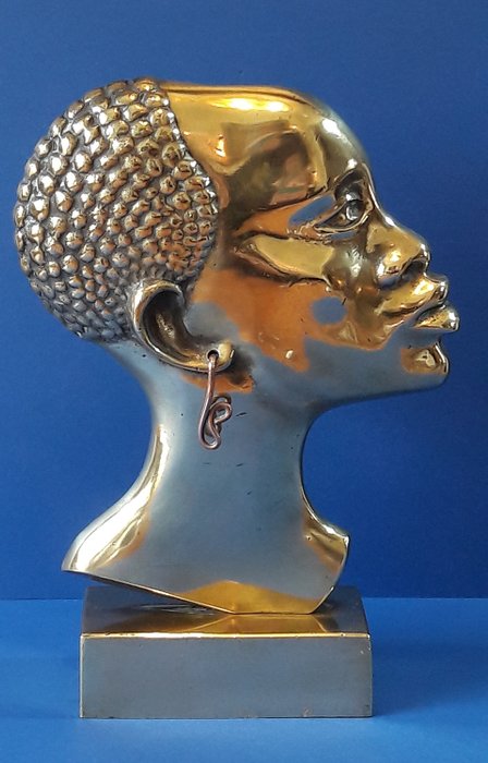 Bronzen hoofd / profiel van een Afrikaanse vrouw. In Art Deco stijl - brons, messing
