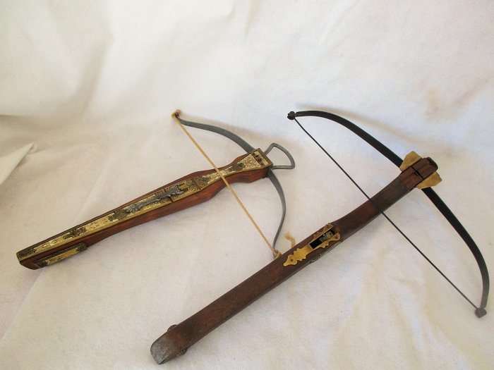 Decorative Medieval Crossbows (2) - Medieval Style - Brass, Iron (cast/wrought), Pewter, Wood