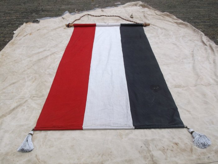 antike Kaiserreich Fahne original Kellerfund ca 43x40cm schwarz/weiß/rot Wimpel 