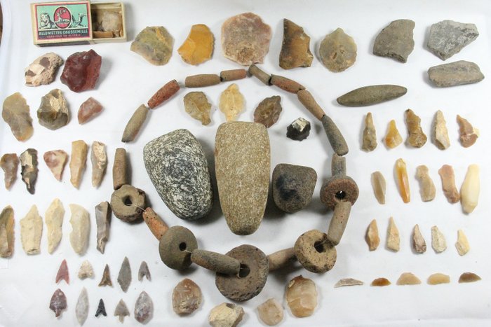 Pré-histórico, Neolítico Silex, em terracota Top coleção de artefatos da idade da pedra da Argélia - (90)