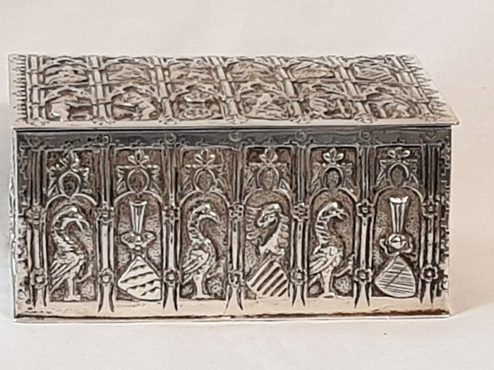 Antyczna srebrna szkatułka Hanau (pudełko na biżuterię), skrzynia - Srebro pr. 830 - Niemcy - Pierwsza połowa XX wieku